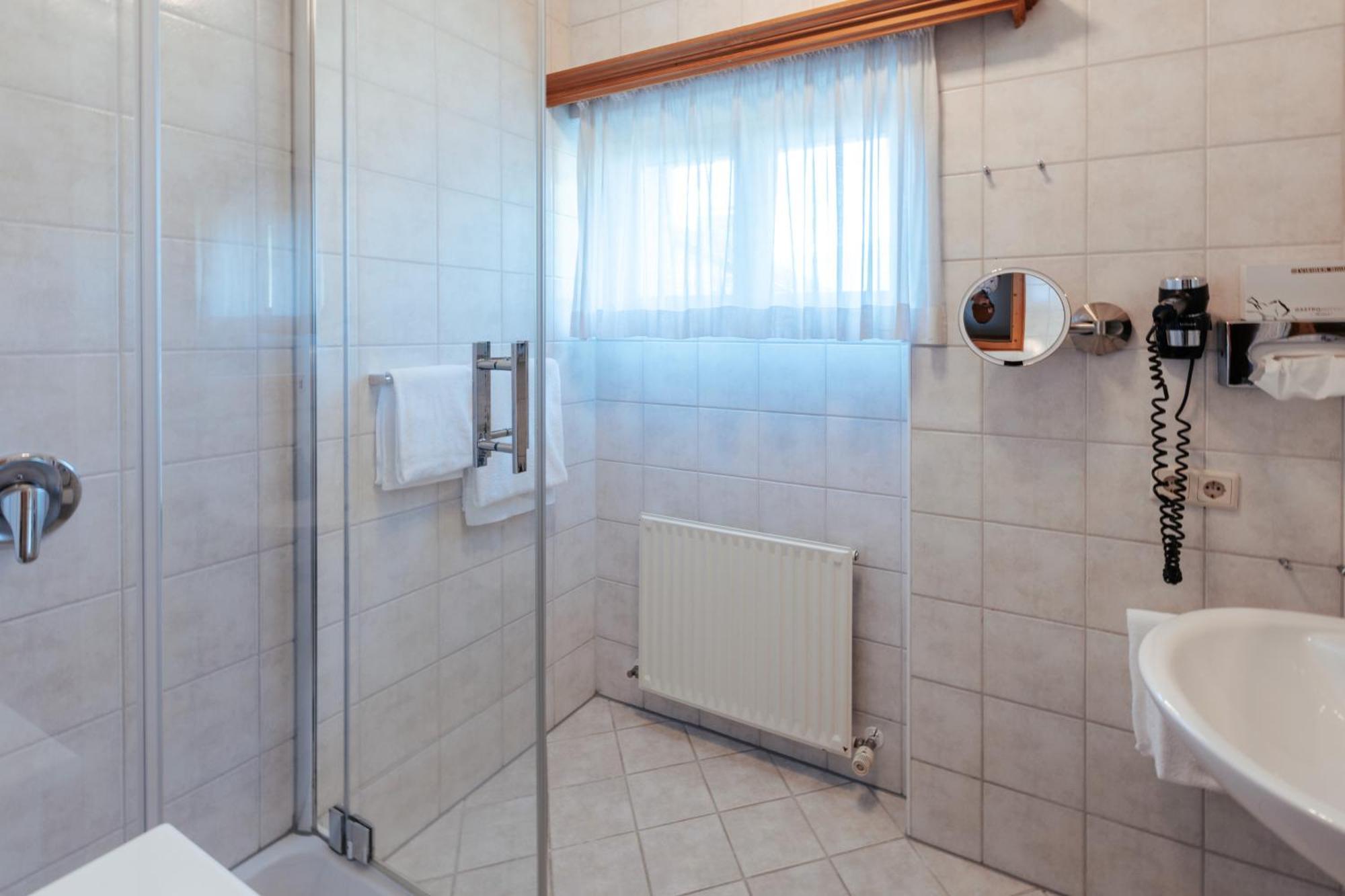 Biohotel Schweitzer Mieming Ngoại thất bức ảnh